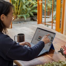 Планшет Apple C Wi-Fi + Cellular (демо)